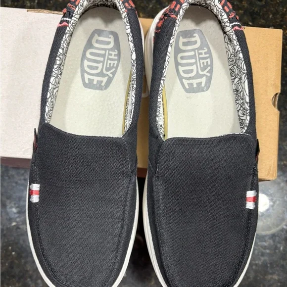 Hey Dude Misty Rise Black Palm - Picture 1 of 4